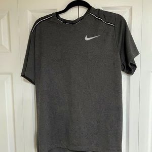 Nike running dry fit large men’s medium tshirt
